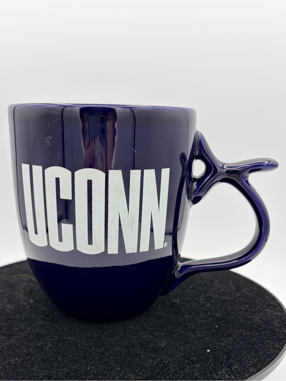 UConn’s Huskies ceramic coffee mug navy blue 16 ounce pristine condition M-Ware